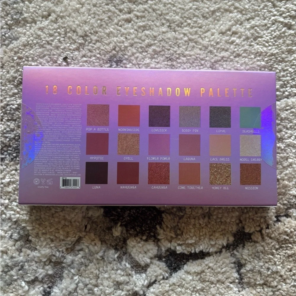 She Makeup Nebula Eyeshadow Palette
